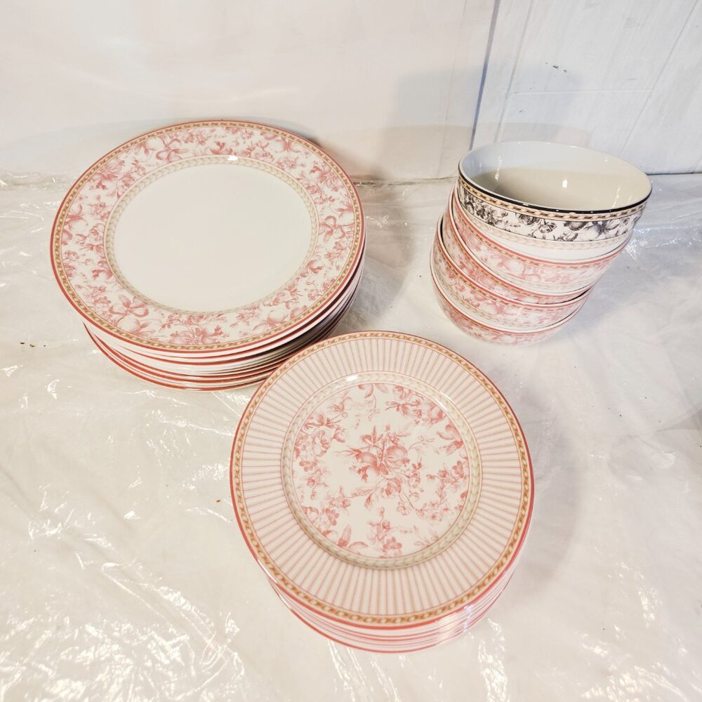 Royal Doulton 2001 Studio Provence Dinner Plates Salad Plates Bowls